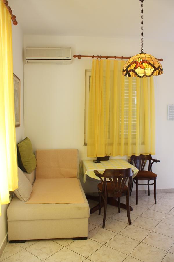 Apartments Kaja Đảo Pag Ngoại thất bức ảnh