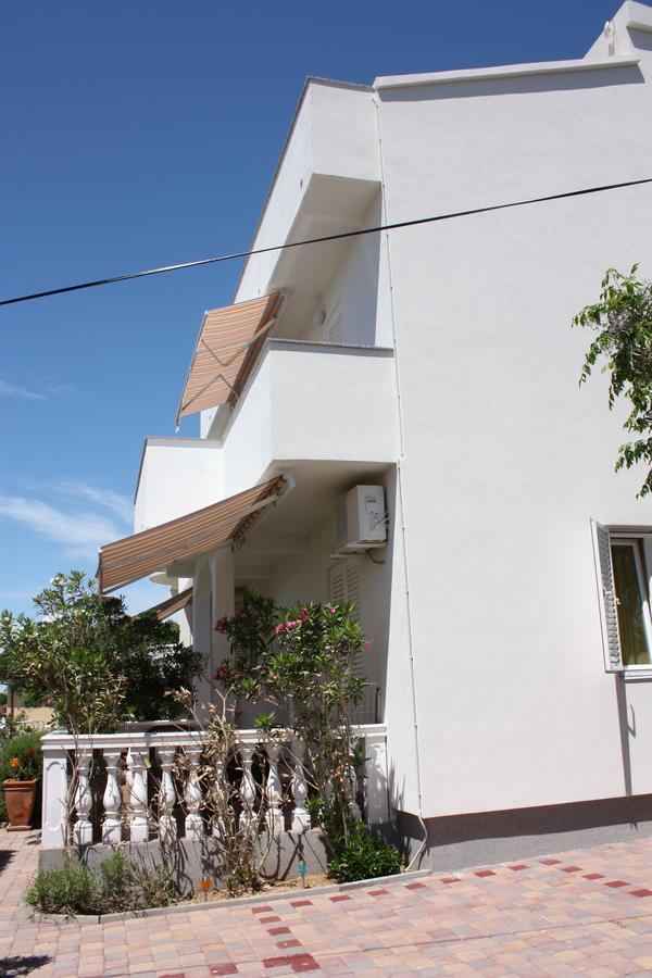Apartments Kaja Đảo Pag Ngoại thất bức ảnh